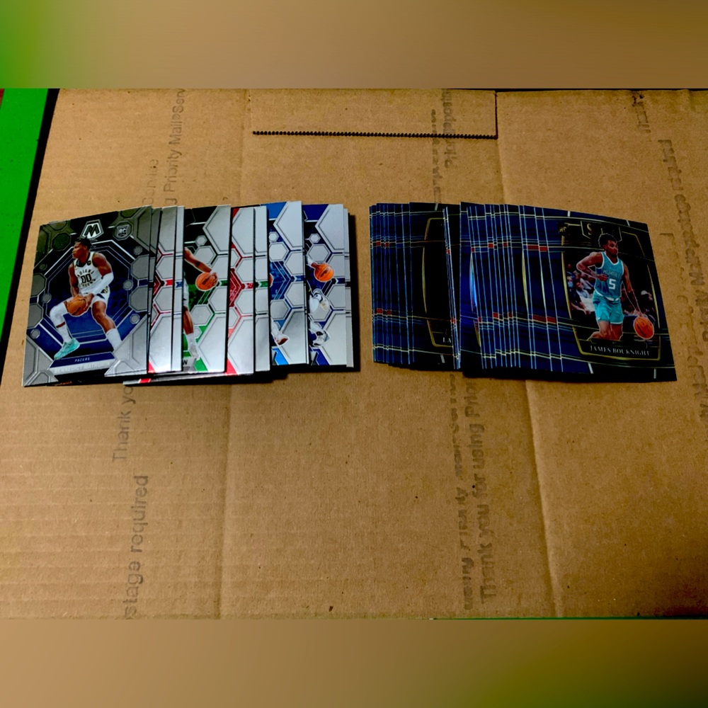 LOT OF (55) VARIOUS NBA MOSAIC/SELECT HALO CARDS- ROOKIES & VETS PLUS FREE GIFT